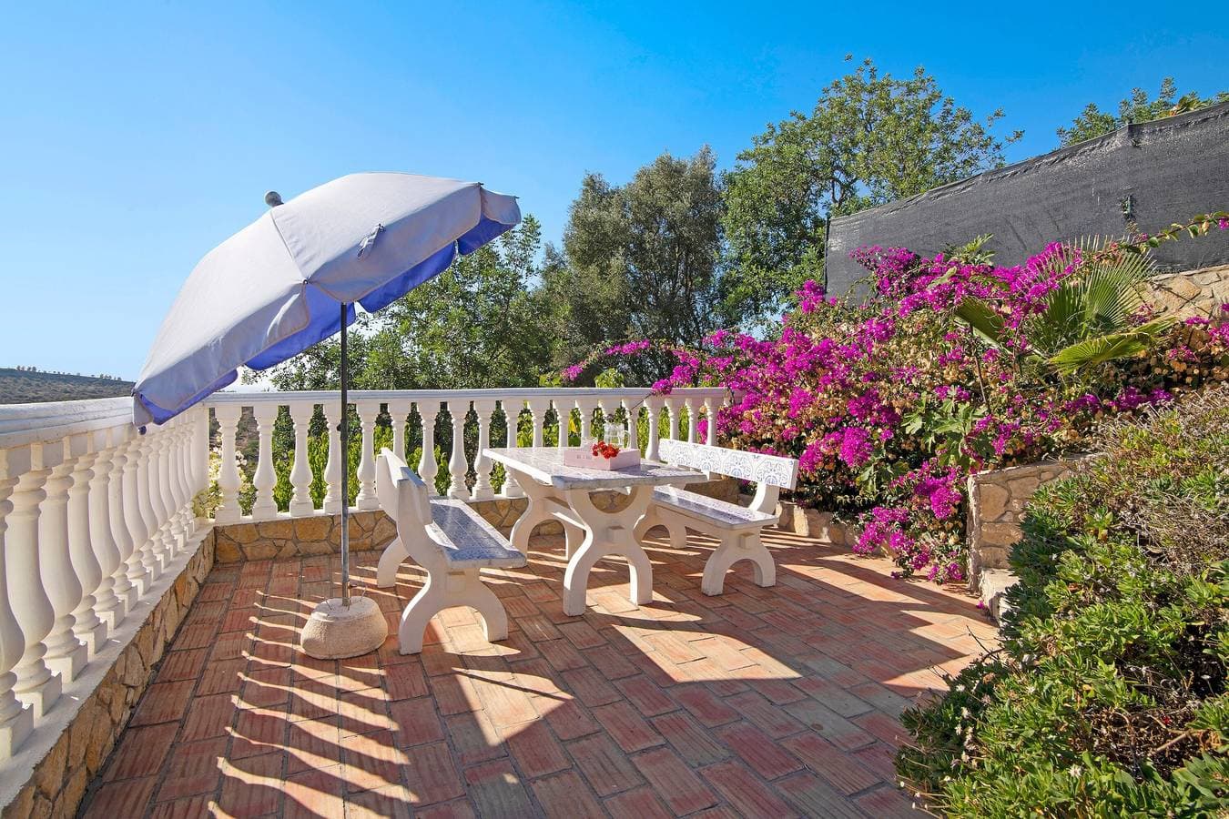 Foto 4 von 28: Ferienvilla Isabel mit Bergblick, WLAN, Klimaanlage, Pool, Garten und Grill