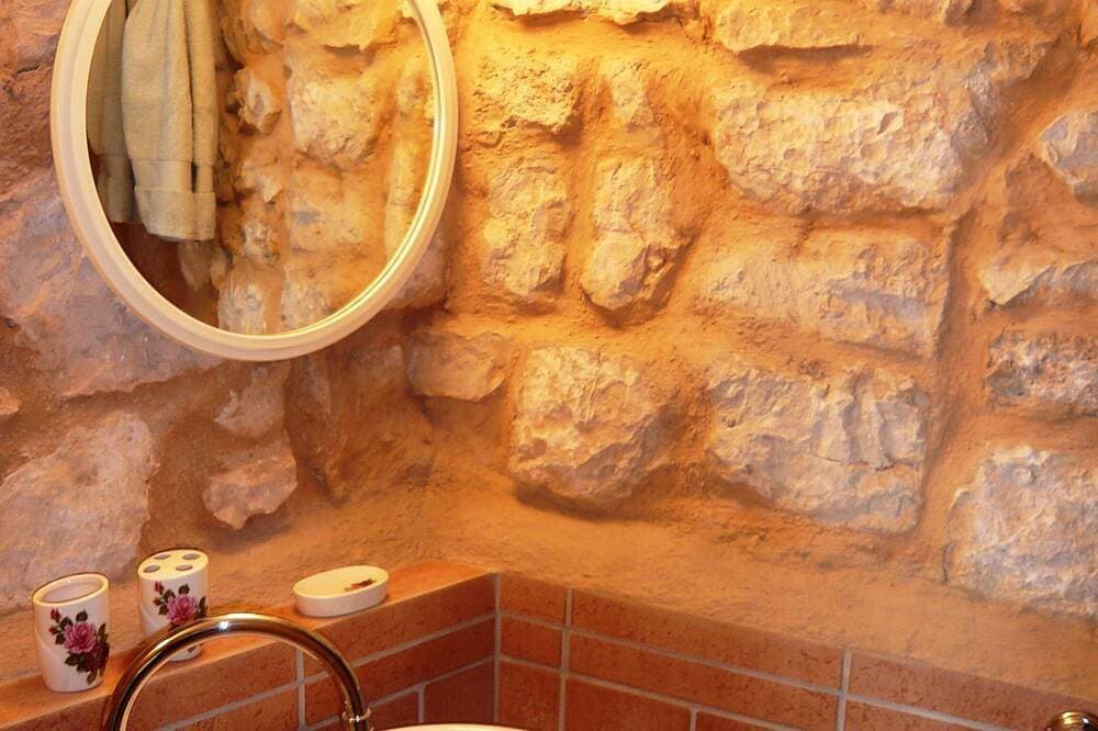 Foto 4 von 30: Romantische antike Stein erbaute kleine Villa mit Blick auf