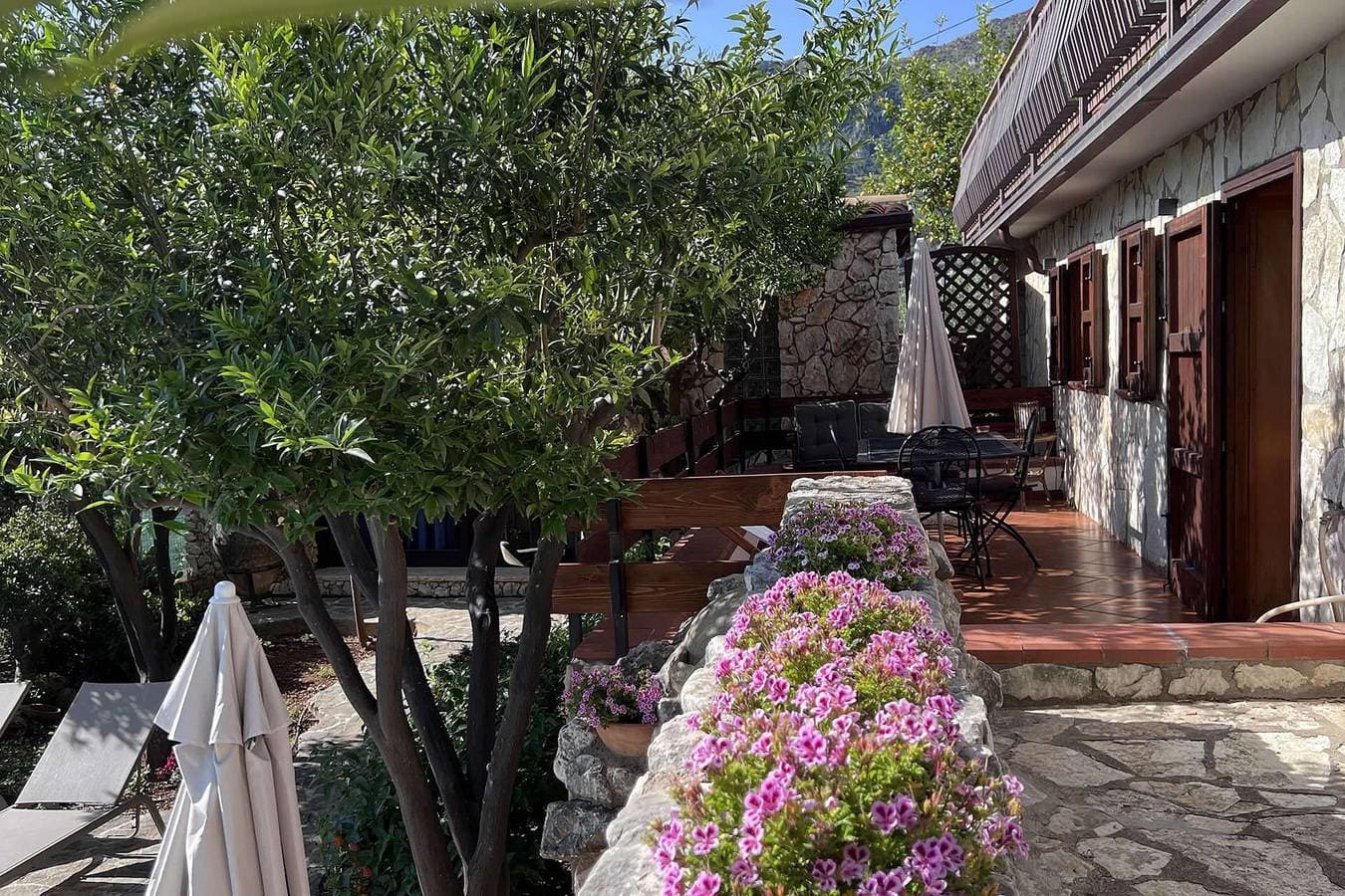 Foto 4 von 24: Villa für 4 Personen mit Garten