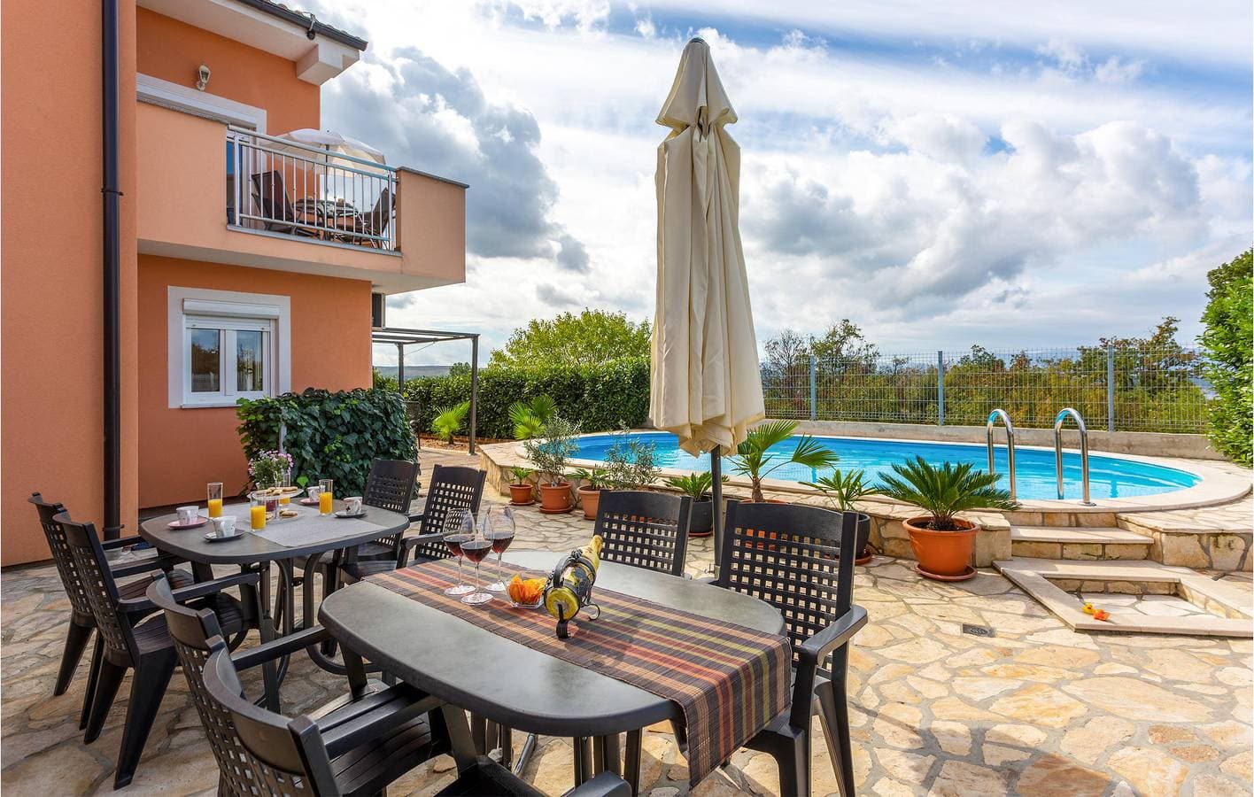 Foto 11 von 35: Gemütliche Ferienwohnung mit Pool in der Nähe eines FKK-Strandes – WLAN, Klimaanlage und Terrasse