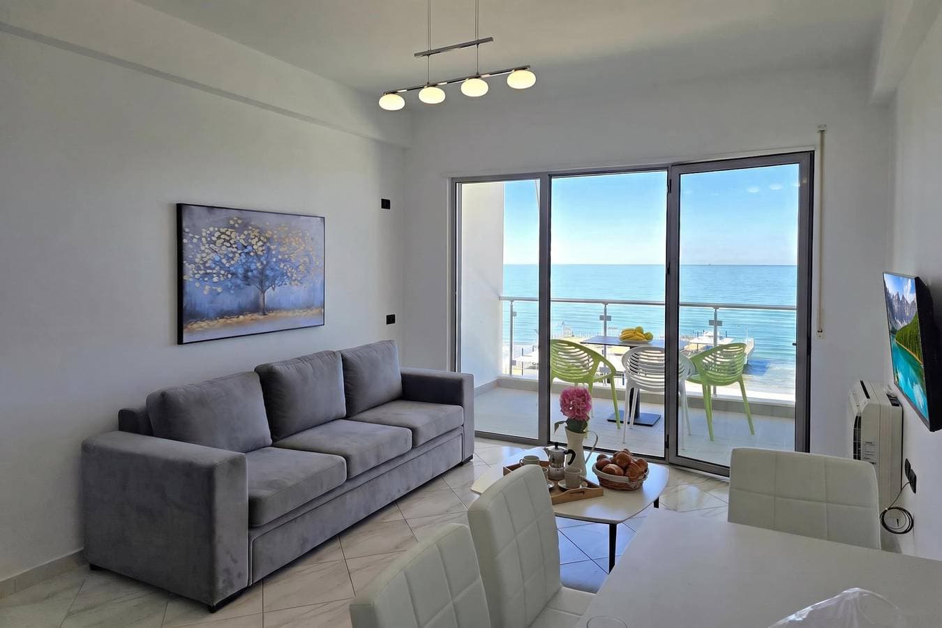 Foto 2 von 28: Brisa Del Mar Beachfront Apartment 115