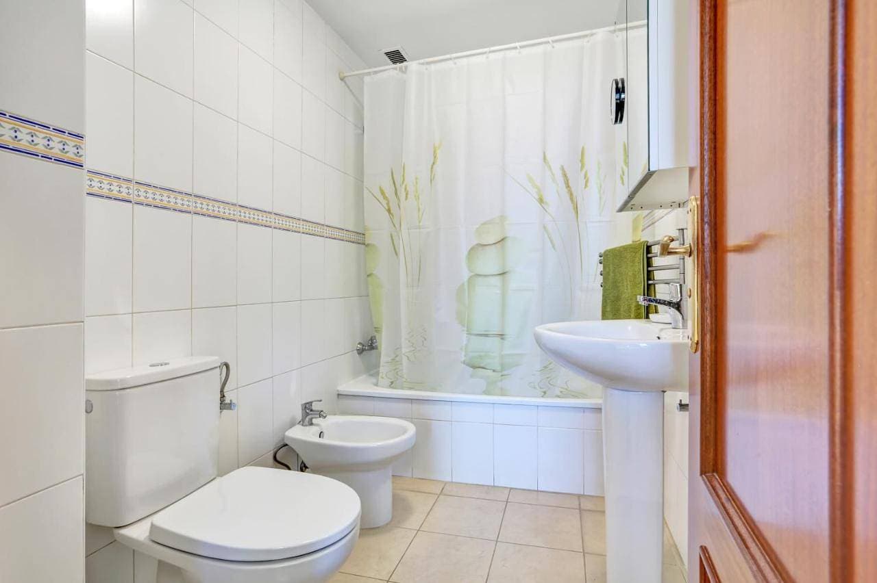 Foto 7 von 36: Three-Bedroom House