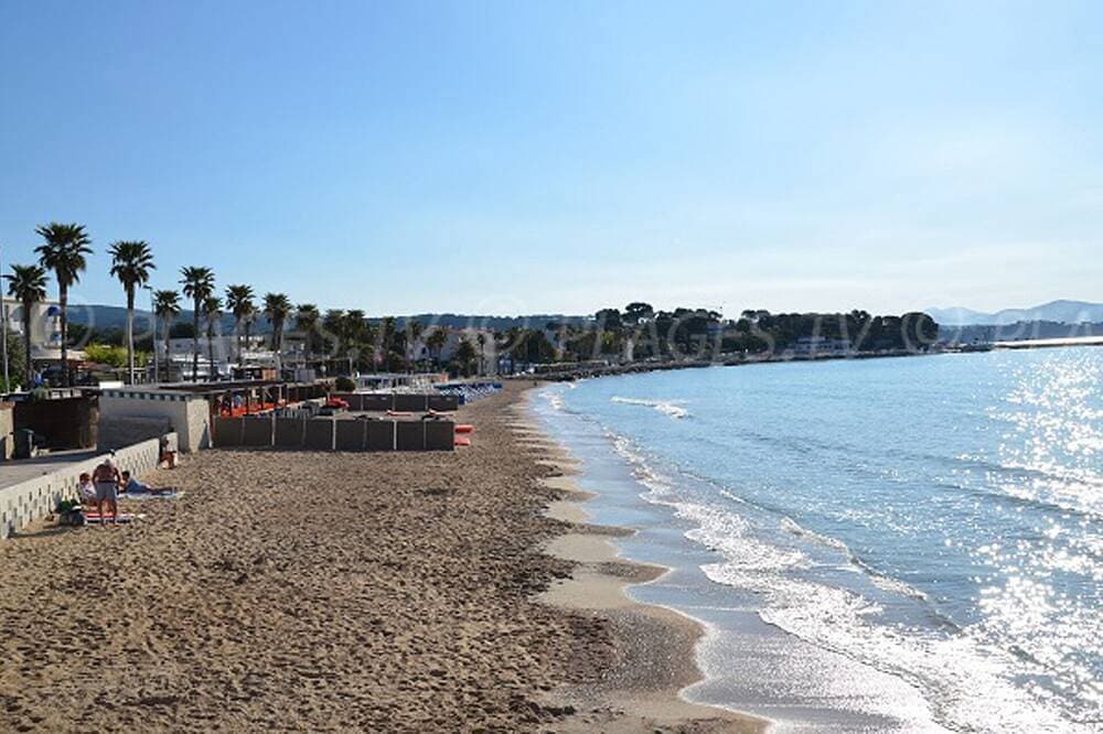 F1 modern, Klimaanlage, Parkplatz, WLAN, Terrasse, 2 Schritte vom Strand entfernt 1