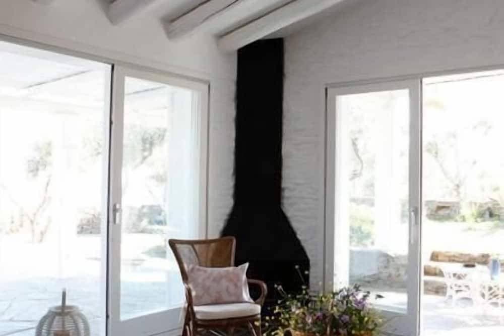 Foto 8 von 30: Haus mit Blick auf das Meer, Garten, Pool, private Garage centr0 von Cadaques,