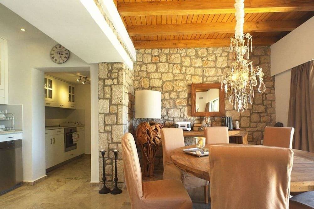 Foto 6 von 8: Executive Rhodes Villa | Villa Althea | Villa mit 2 Schlafzimmern und Meerblick | Pefkos