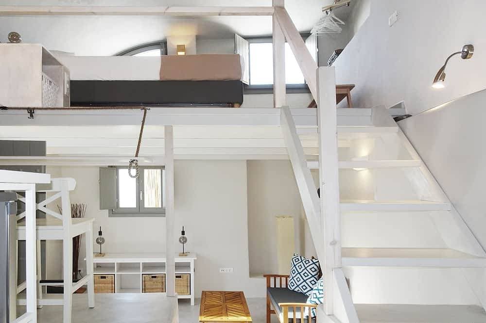 Foto 2 von 23: Cycladic House in Finikia Oia with jacuzzi