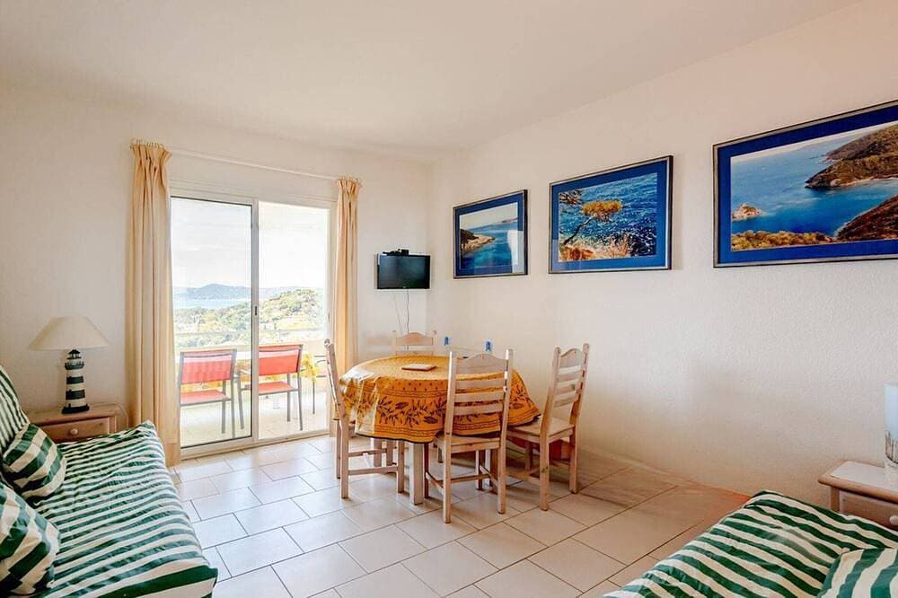 Foto 6 von 13: Gemütliche Wohnung in Aiguebelle mit Terrasse und privatem Parkplatz