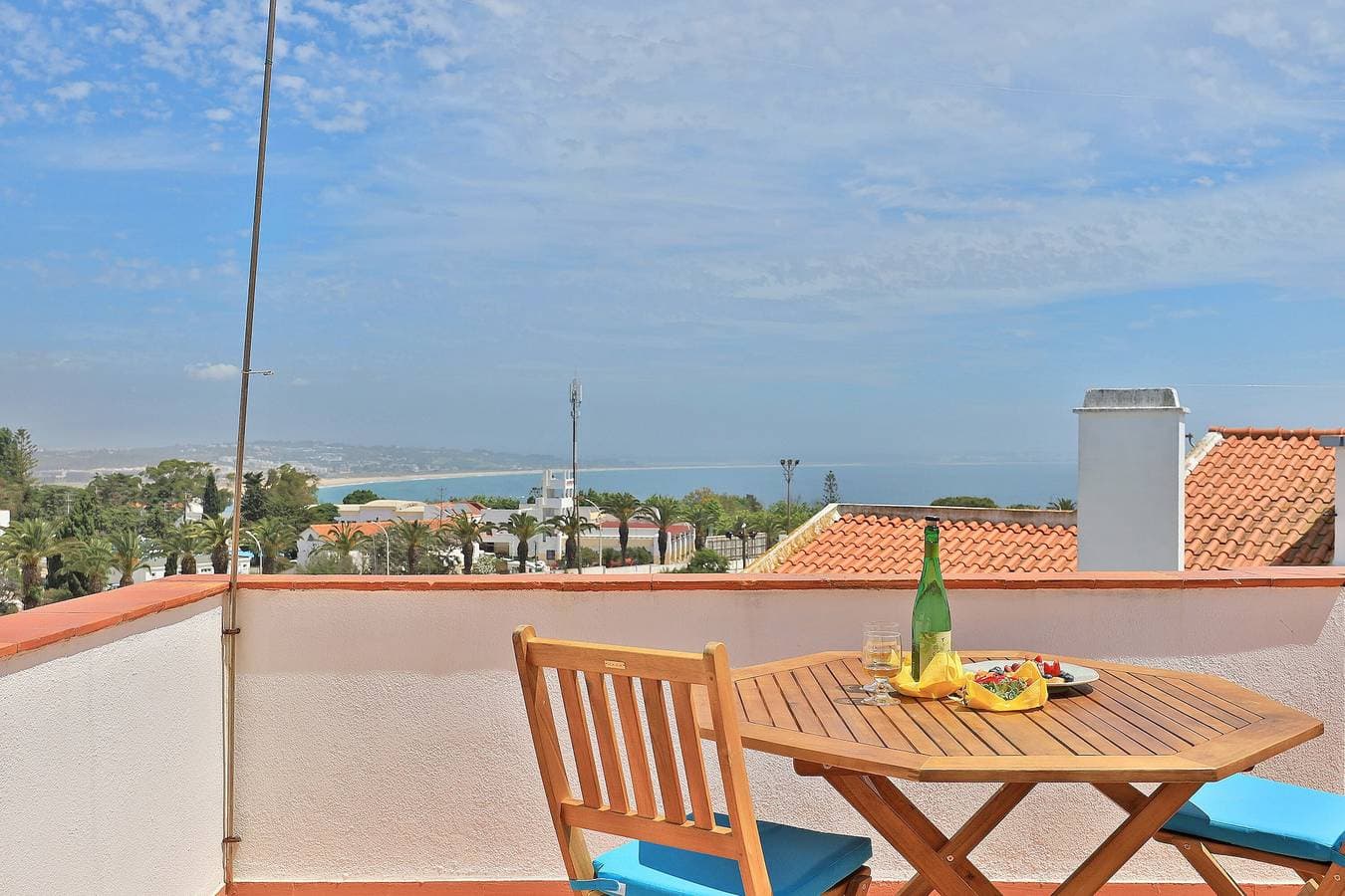 Foto 3 von 23: Ferienwohnung "Wunderbare Bucht" mit großer Dachterrasse, Meerblick und WLAN