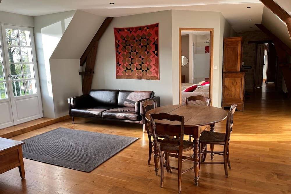 Foto 13 von 23: Les Ecuries: Cotentin Haus mit Pool, Billard, Kamin, 5 Schlafzimmern
