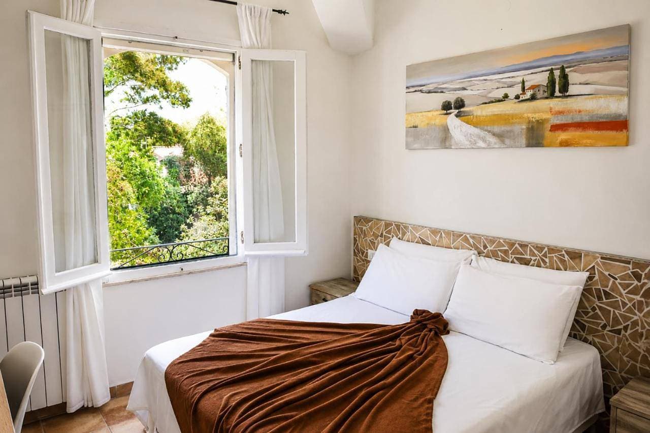 Foto 6 von 12: Double Room with Private External Bathroom
