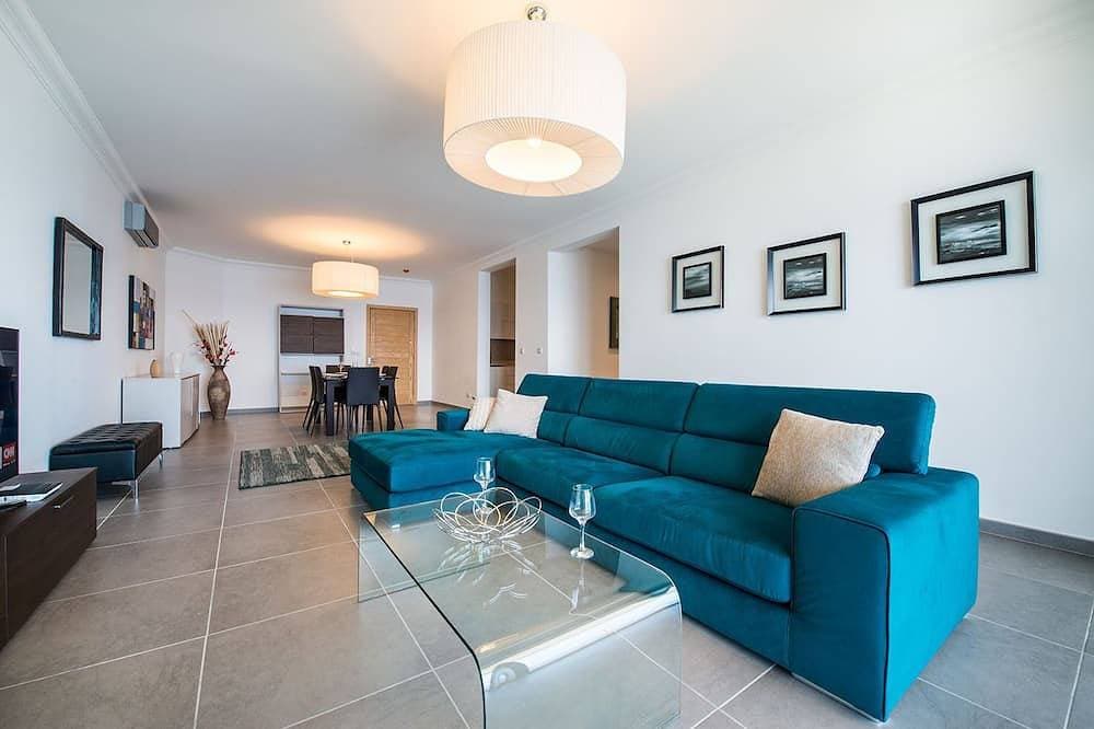 Foto 10 von 29: Seafront Luxury Apartment incl Pool