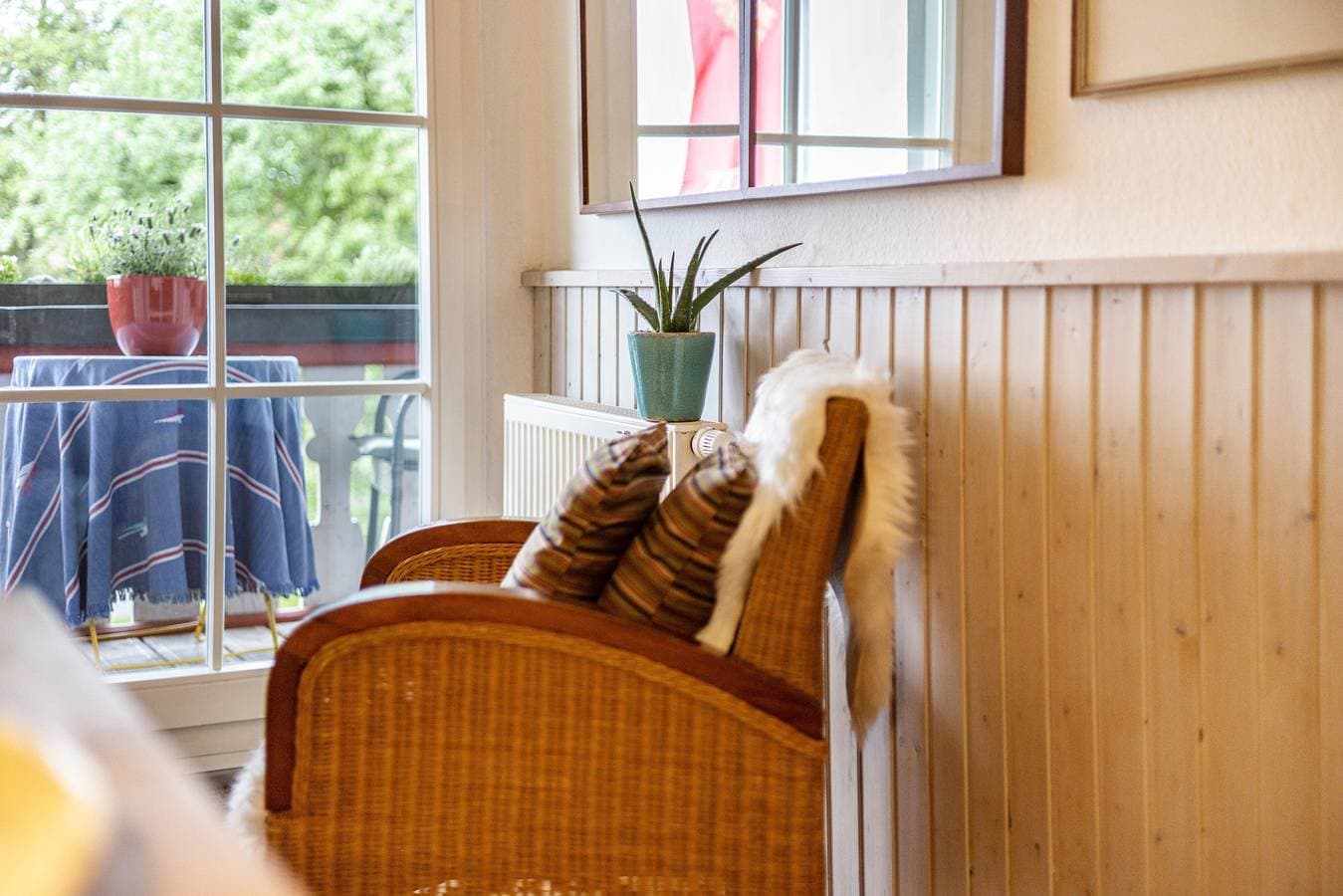Foto 11 von 34: Ferienwohnung 'Klosterhof Eggenreute' mit Bergblick