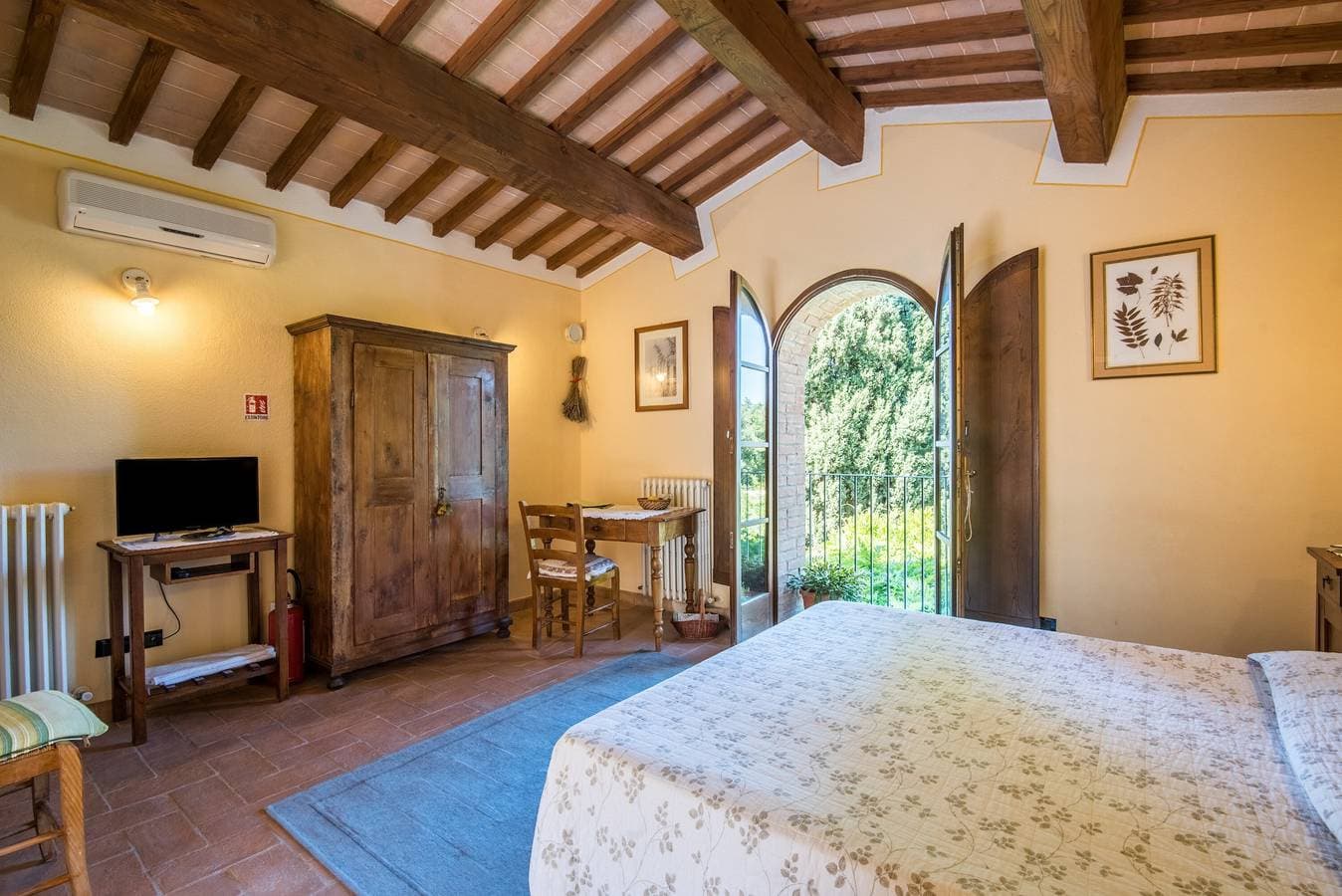 Foto 5 von 22: Podere Giardino Wine & Bed – Apartment Ginepro: Landhaus mit Pool, WLAN & Klimaanlage