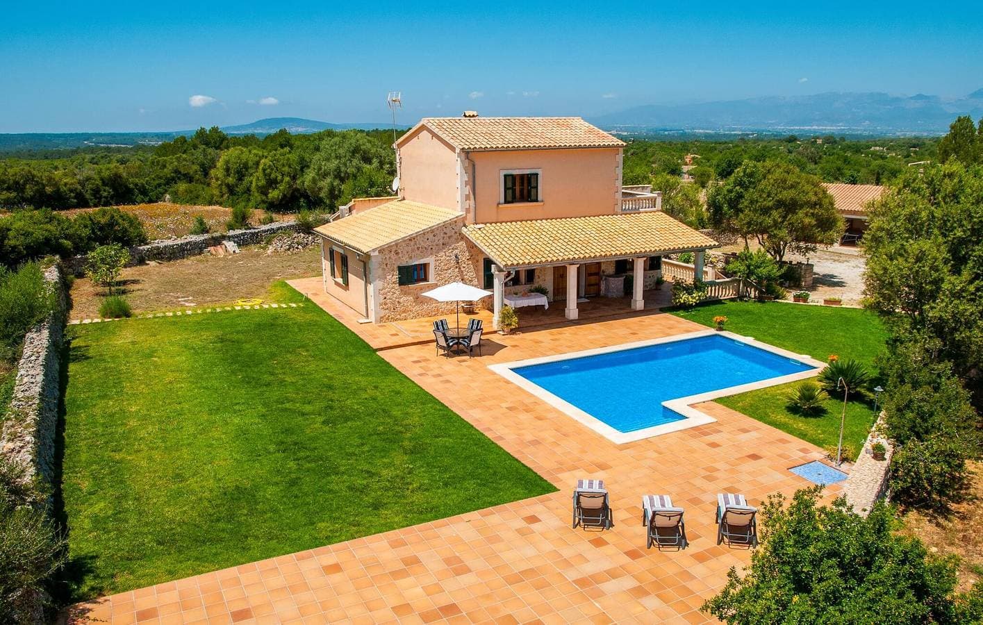 Modernes Apartment mit Terrasse, Pool und Grill - in der Nähe von Lloret de Vistalegre 1