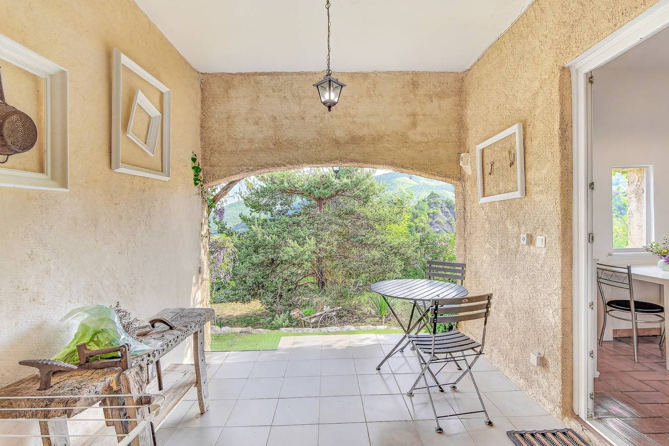 Foto 10 von 28: Gîte „Lavande“ mit Bergblick, privater Terrasse und WLAN
