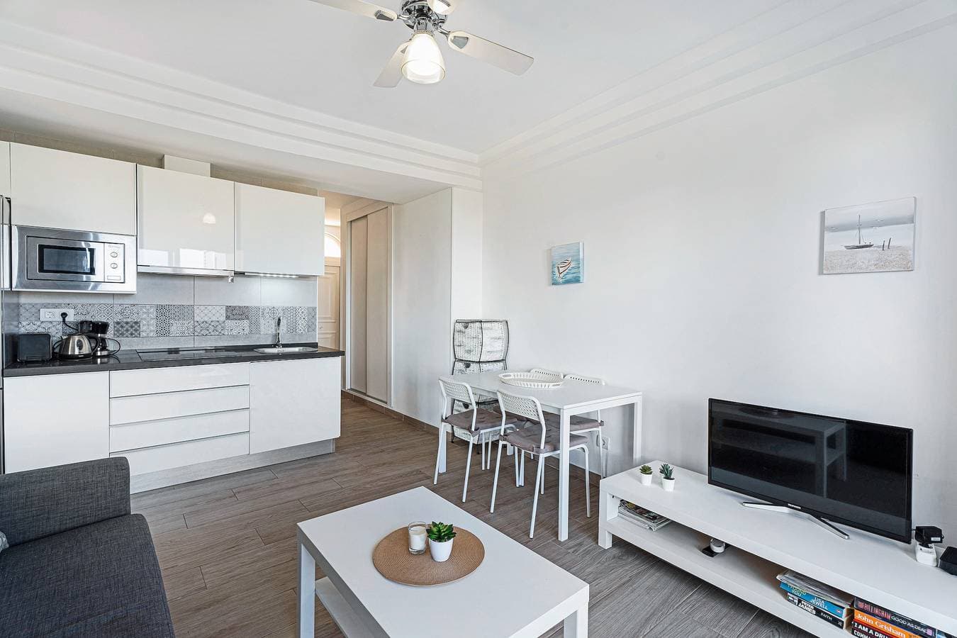 Foto 6 von 25: Ferienwohnung 'Orlando 314' mit Meerblick, Gemeinschaftspool und WLAN