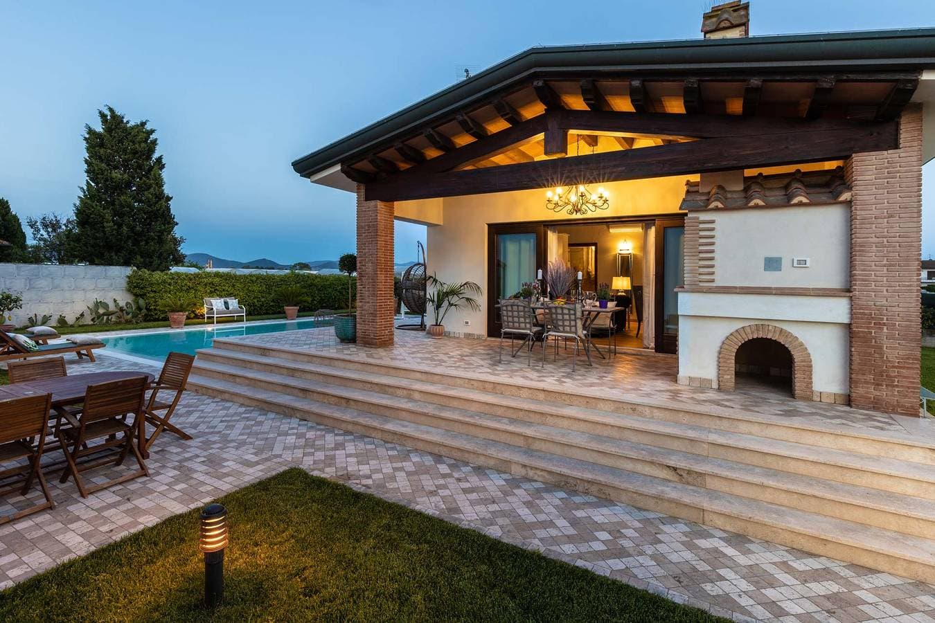 Foto 4 von 43: The Luxury Beach Villa