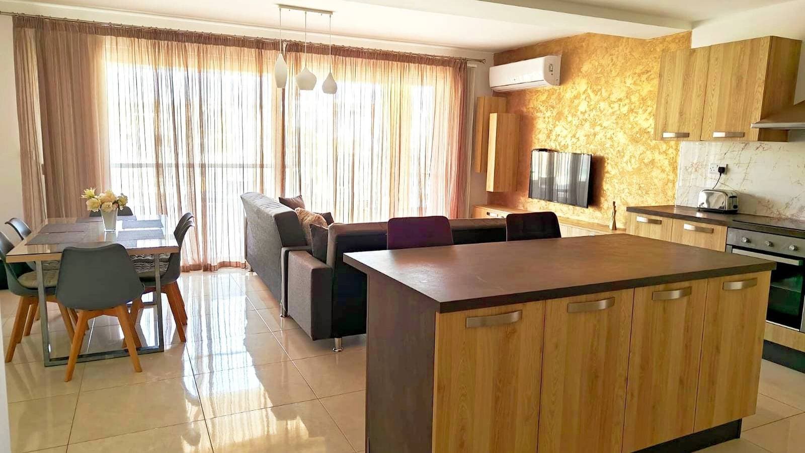 Foto 8 von 51: GrandBlue Vista Premier Ferienwohnung direkt am Meer