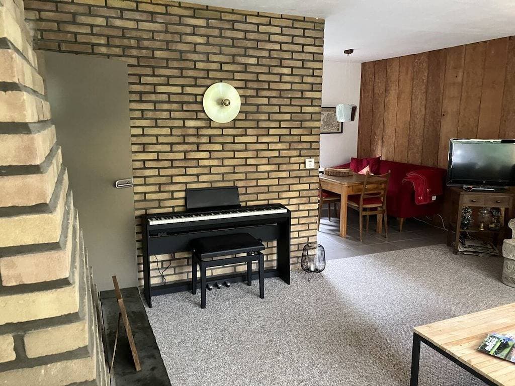 Foto 6 von 25: Mit Garten und Kamin