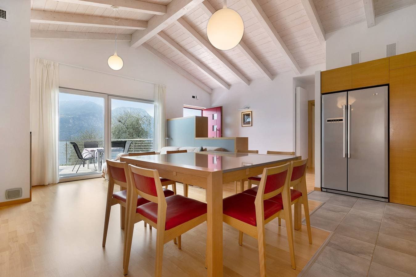 Foto 3 von 37: Ferienwohnung "Casa-Lago Suite" mit Seeblick, Gemeinschaftspool und WLAN