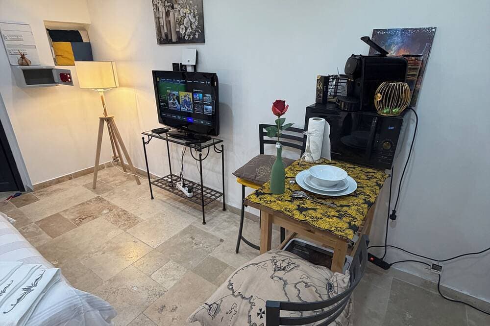 Foto 12 von 30: Tremendous 1-bedroom apartment with AC in Rueil-Malmaison