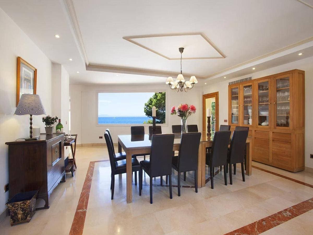 Foto 4 von 44: Five-Bedroom Villa