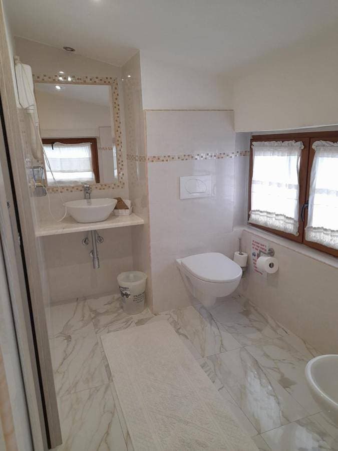 Foto 4 von 9: Double Room