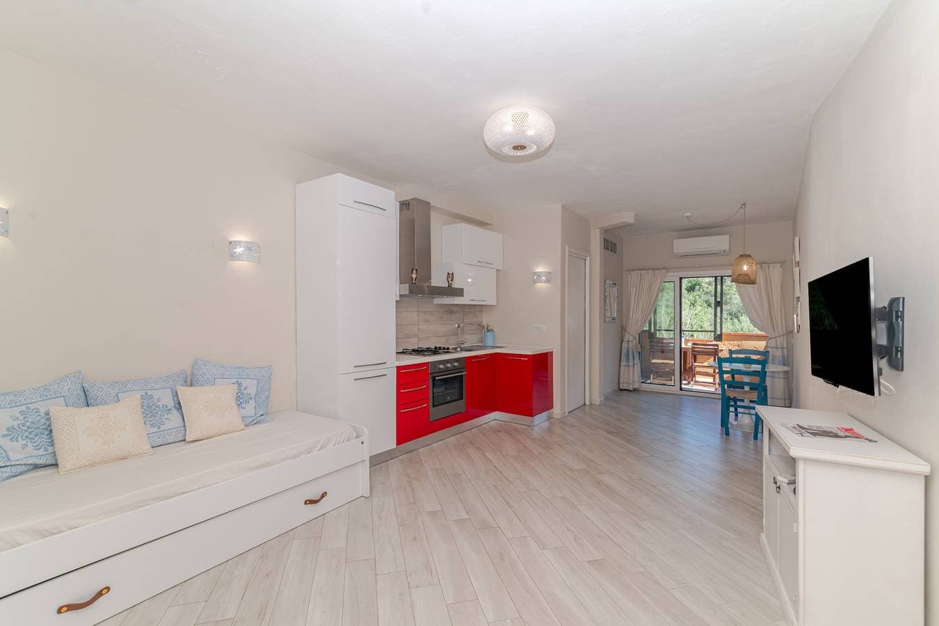 Foto 10 von 22: Studio-Apartment „Monolocale La Maddalena“ mit Bergblick, WLAN und Klimaanlage