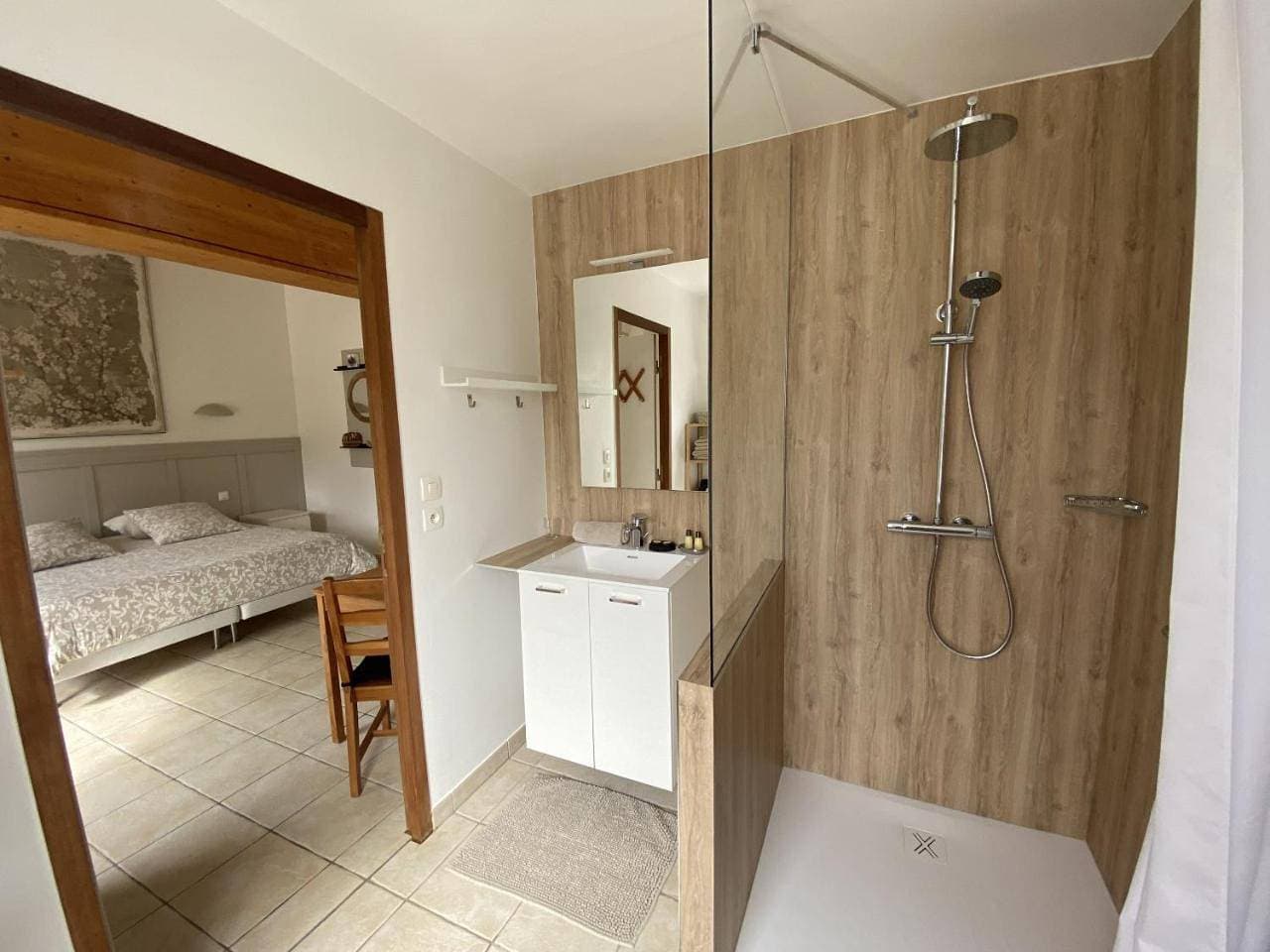 Foto 9 von 14: Double Room with Private Bathroom