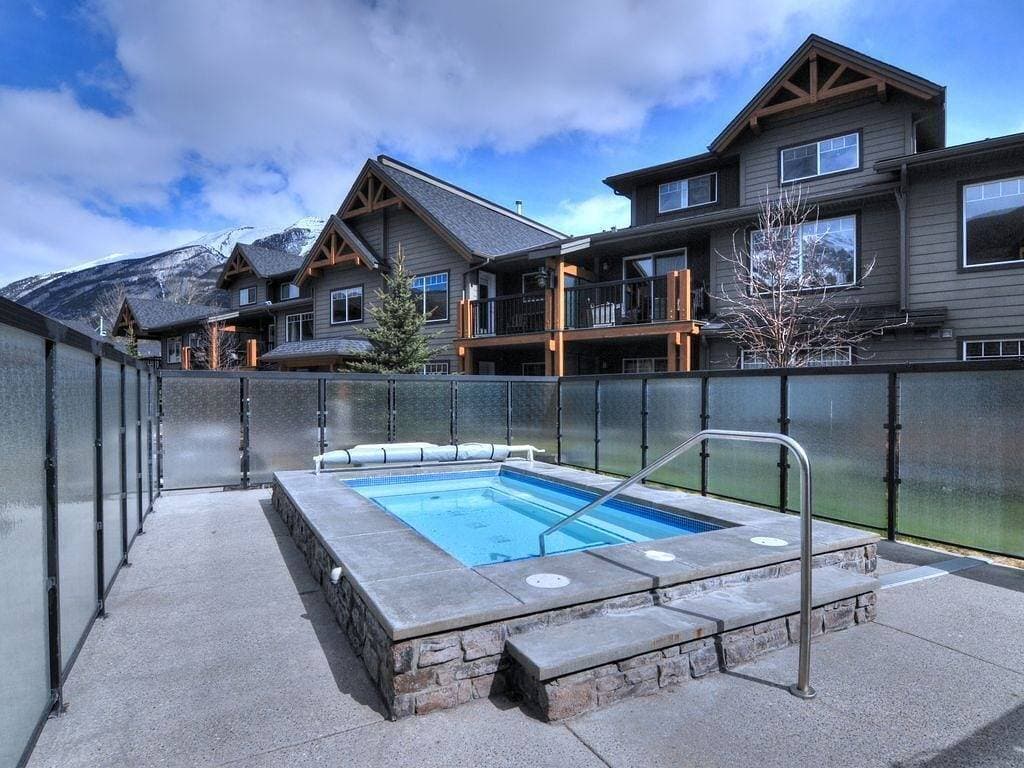 Foto 2 von 28: Copperstone 2Br in den kanadischen Rocky Mountains - hundefreundlicher, geteilter Whirlpool