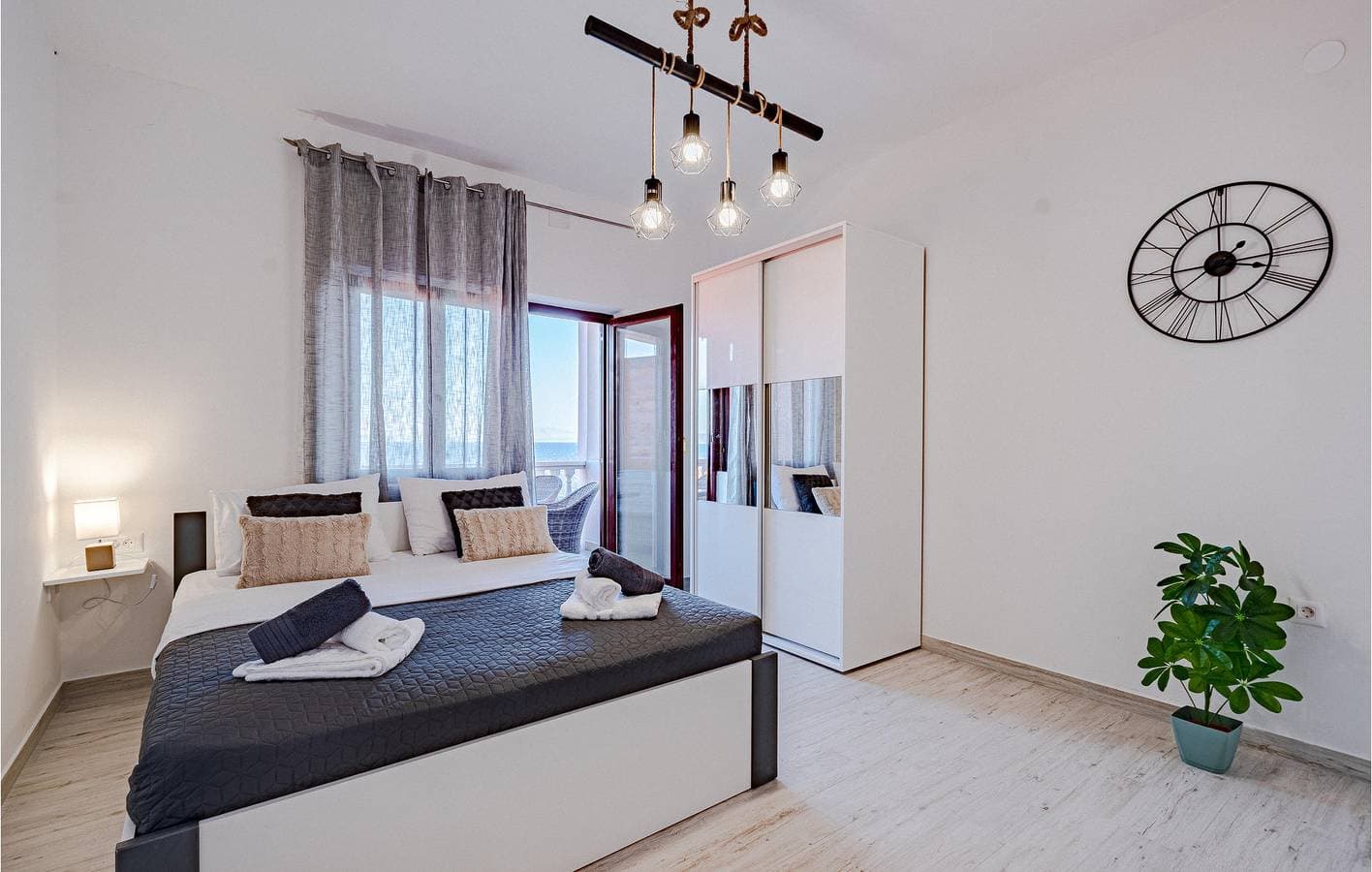 Foto 11 von 18: Wohnung am Meer mit Terrasse, Küche und WLAN – 1,5 km bis zur Küste