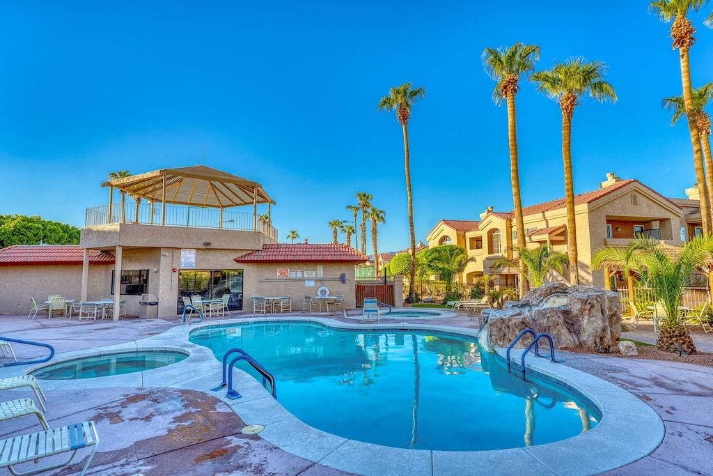 Foto 7 von 37: Hava-Retreat with Pool/Boat Parking!