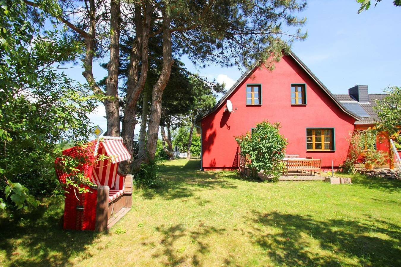 Strandnahe, schicke FeWo mit Terrasse - Ferienwohnung Silas 1