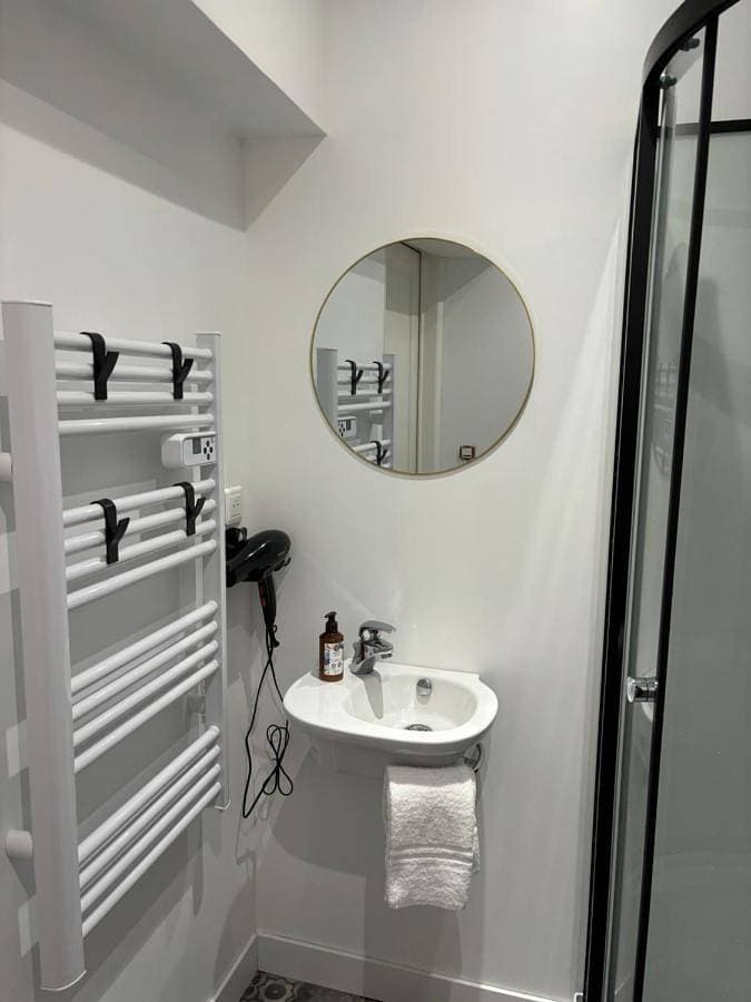 Foto 3 von 6: Studio Apartment