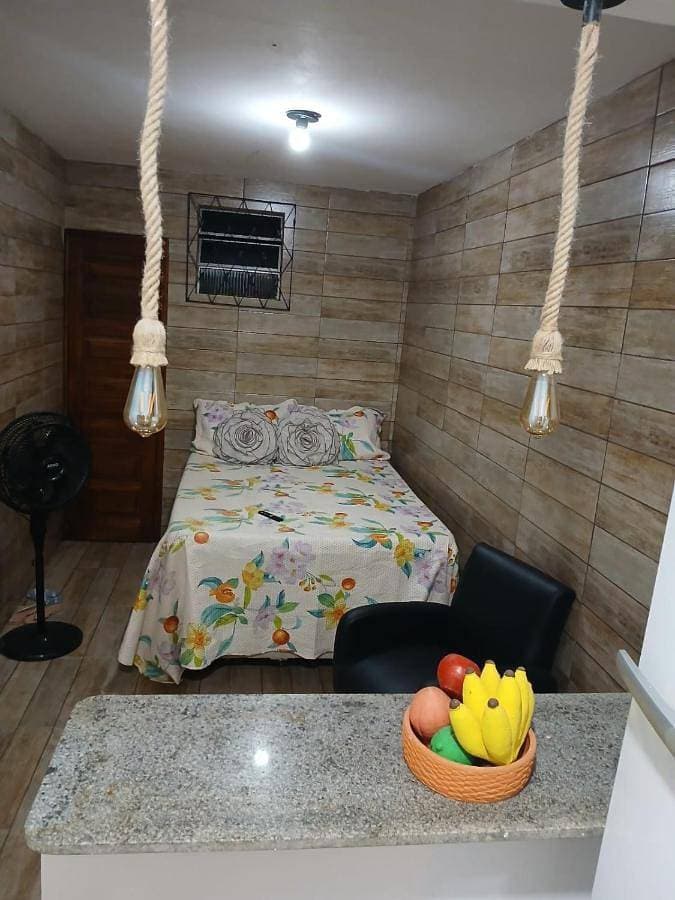 Estúdio moderno com cozinha america 1