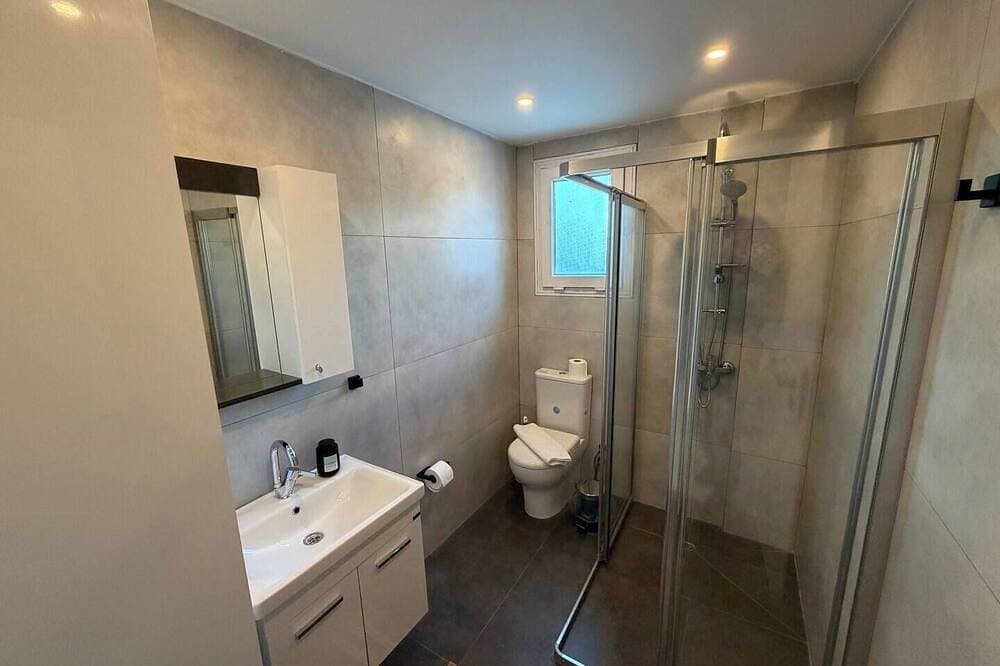 Foto 8 von 22: Pleasant Location 2Br Apt with Nice Views -- Keyifli Konumda Manzaralı 2+1 Daire