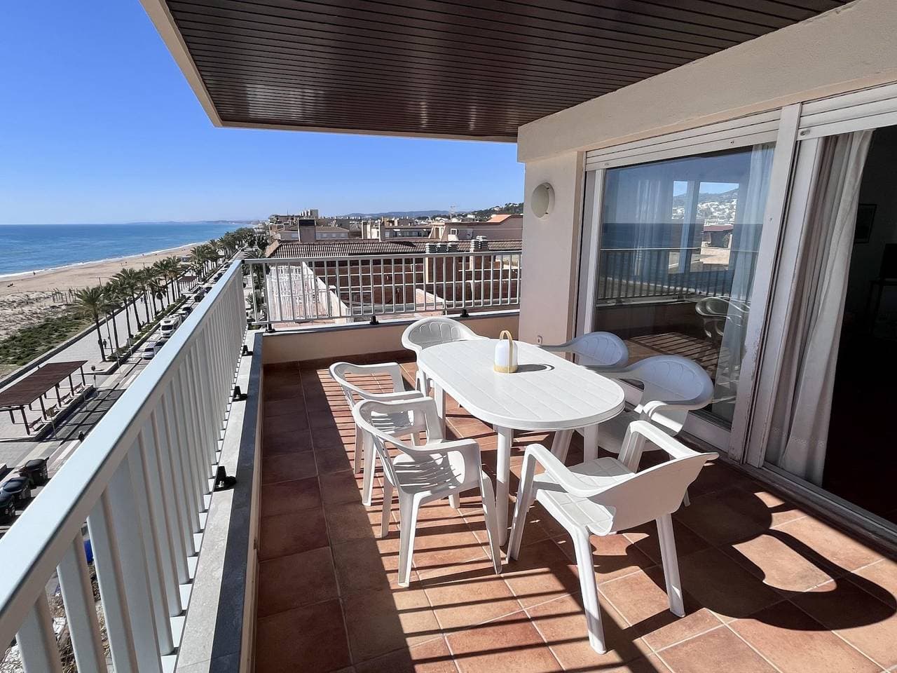 Foto 3 von 35: Großzügige Ferienwohnung direkt am Meer mit traumhaftem Ausblick