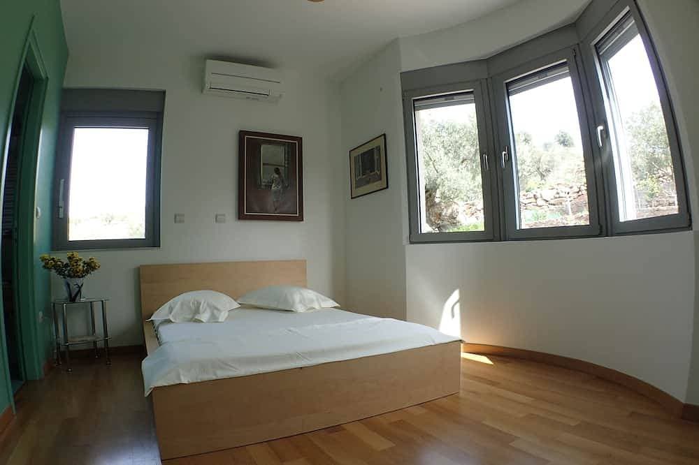 Foto 4 von 28: Spacious - Luxurious Art Villa Meerblick Mit Pool Und Herrlichem Sonnenuntergang!