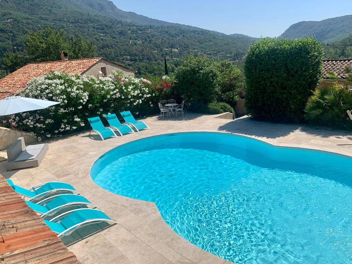 Foto 3 von 37: Villa with Private Pool