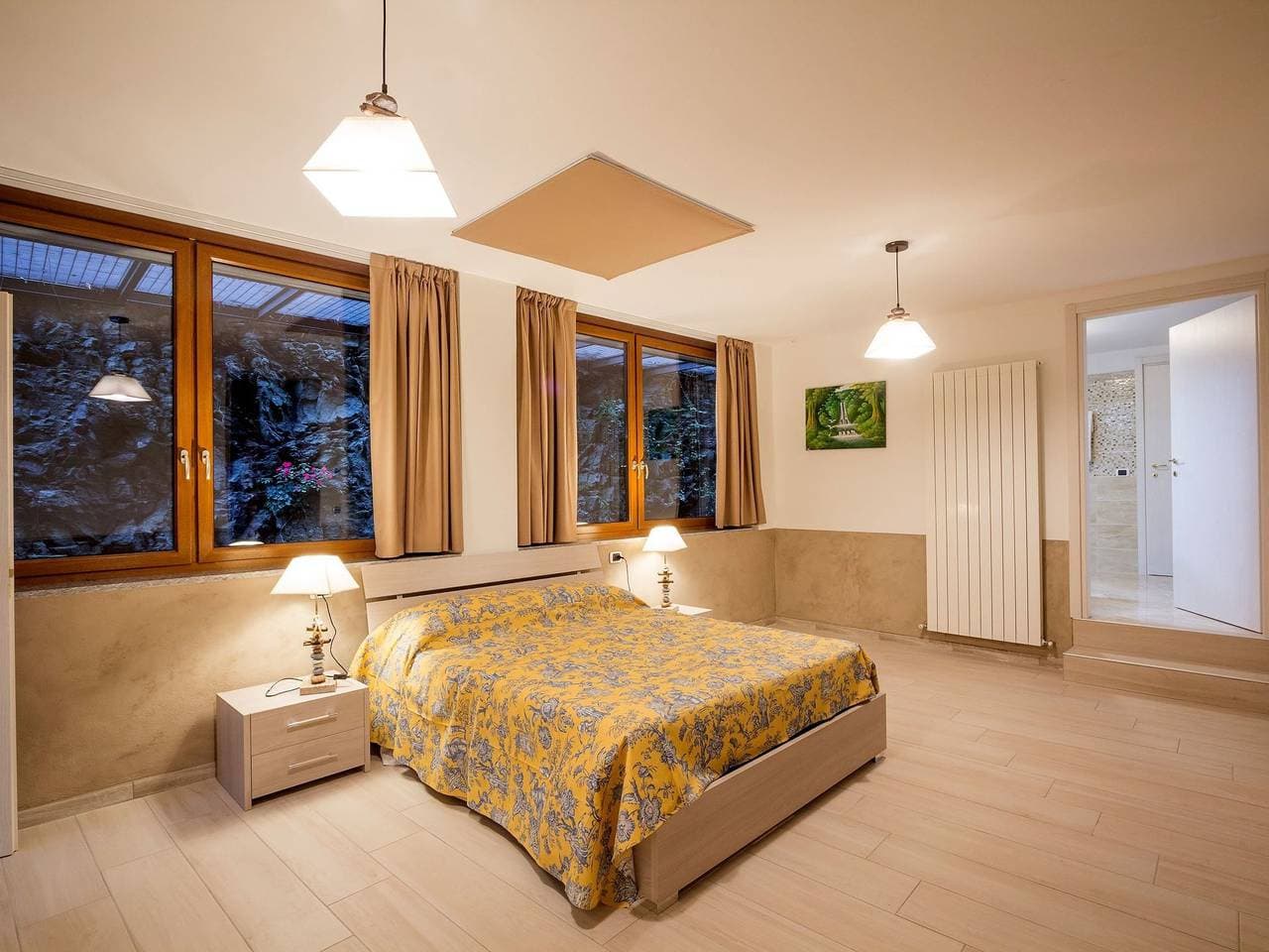 Foto 4 von 40: Villa am See mit Pool