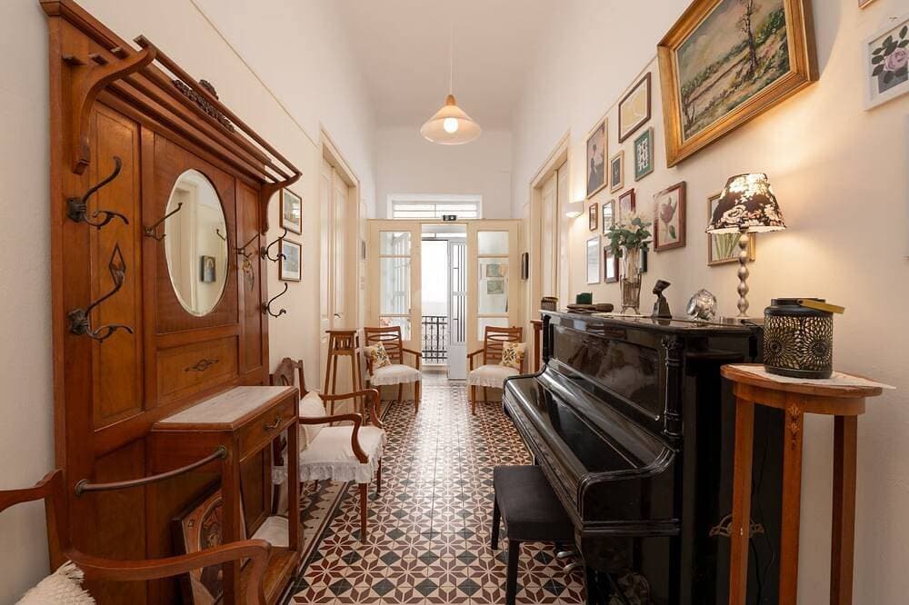 Mary's Central Beachside Mansion- with large Terrace  und Balkon 1