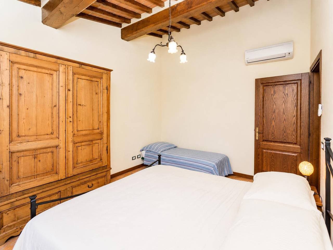 Foto 10 von 21: Villa für 5 Personen mit Garten