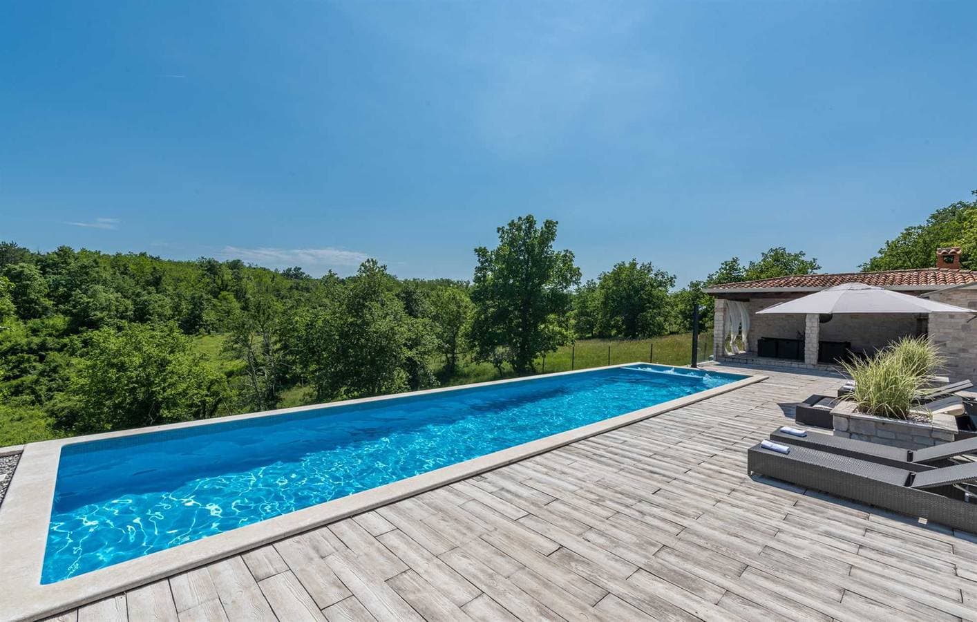 Foto 11 von 71: Villa Belle mit Pool