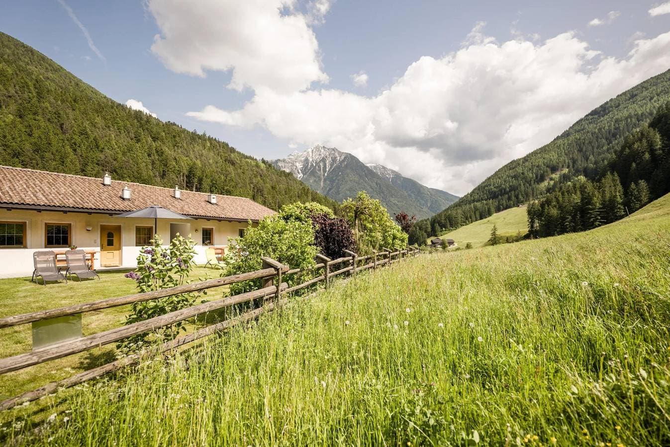 Foto 11 von 12: Angererhof - Ferienwohnung 'Leni' mit Bergblick, privatem Garten und WLAN