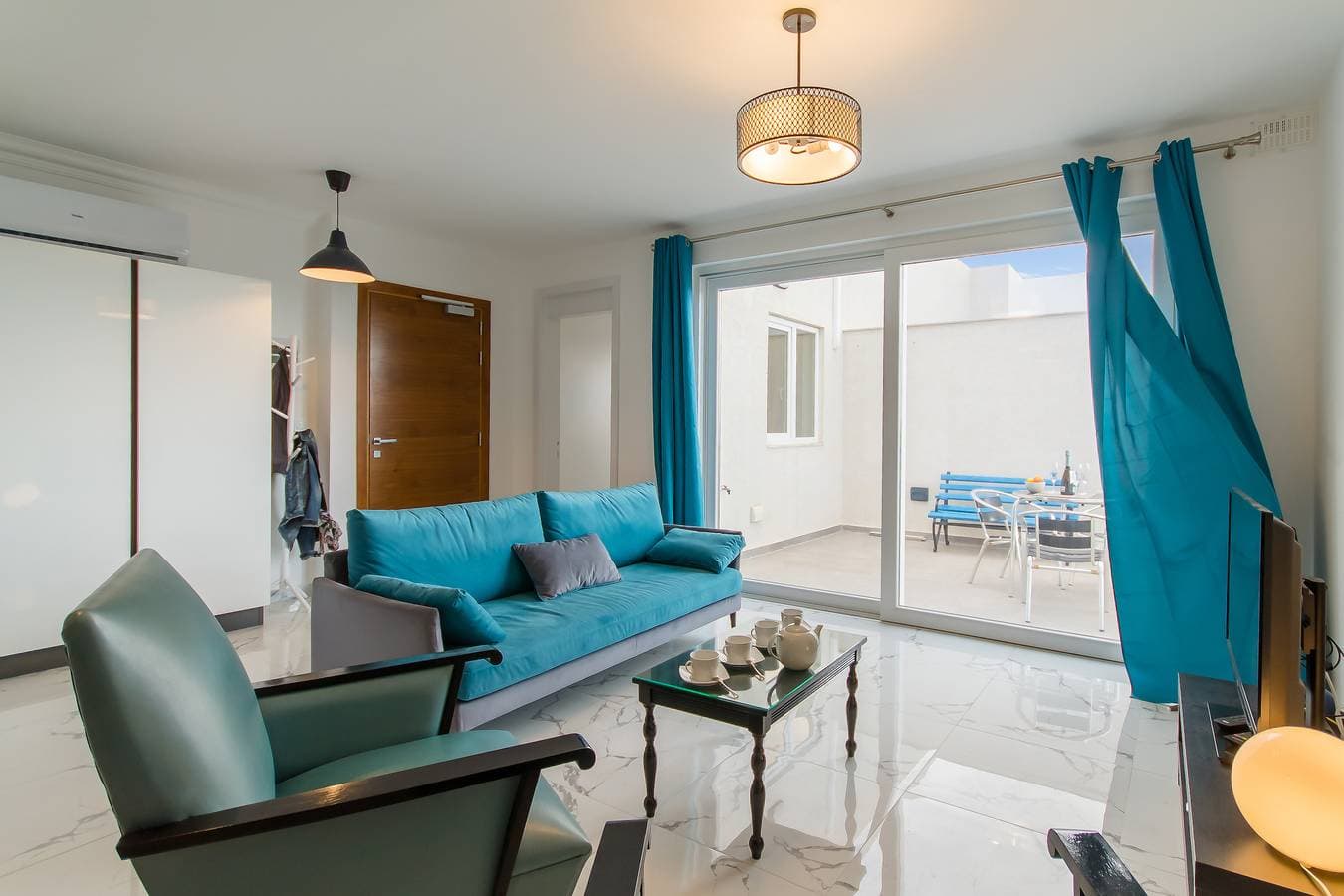 Foto 6 von 26: A Sunny Penthouse Modern 2 bdr - Sliema
