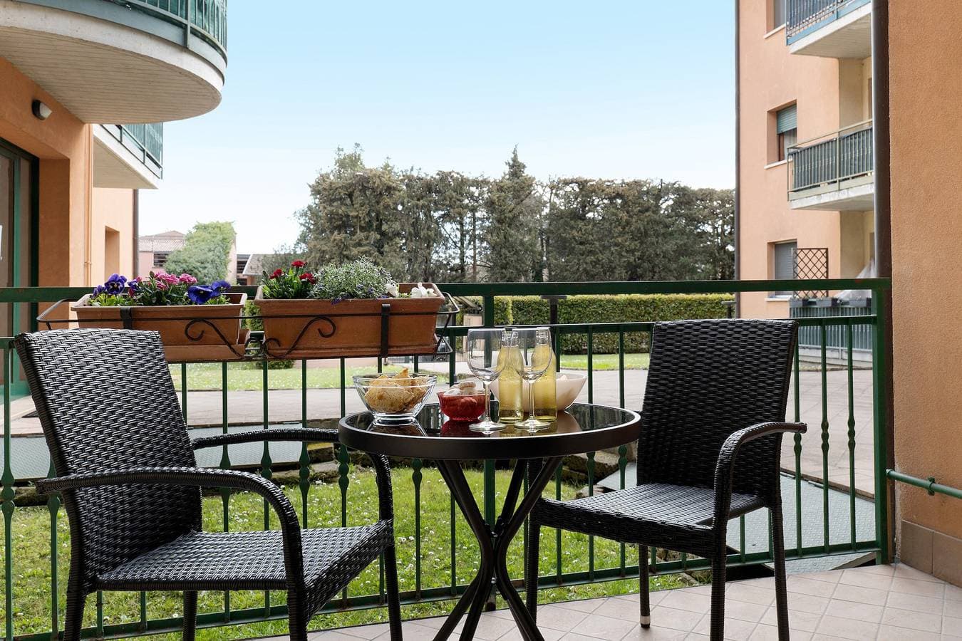 Foto 3 von 31: Ferienwohnung 'Kikosa House' mit privater Terrasse, WLAN und Klimaanlage