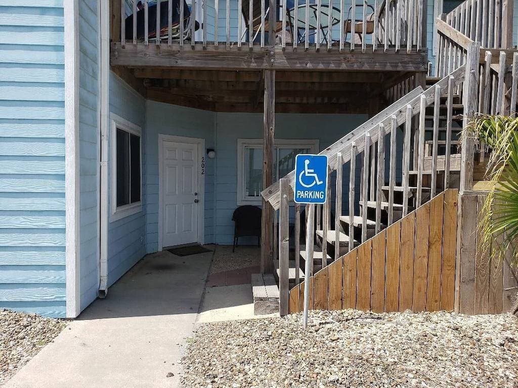 Schön renovierte 1. Etage Condo 1/2 Block vom Strand entfernt! 1