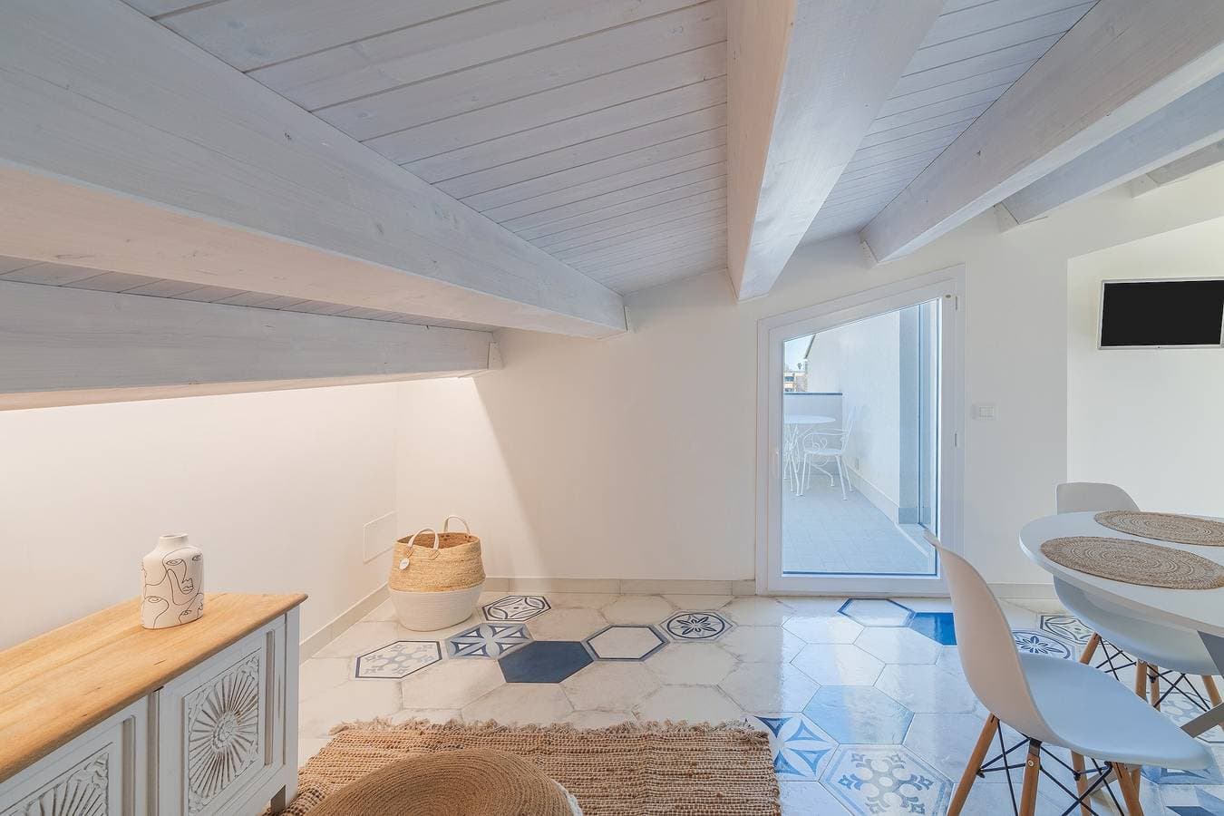 Foto 7 von 23: Ferienwohnung 'Boutique - Blue Sea' mit Meerblick, WLAN und Klimaanlage