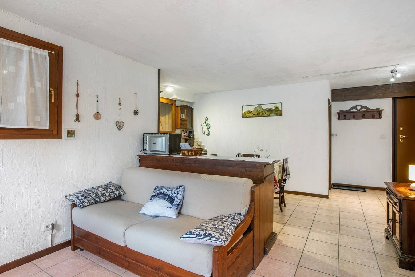 Foto 6 von 14: Einzimmerapartment 'Monolocale A Valtournenche' mit Bergblick, Gemeinschaftsgarten und WLAN