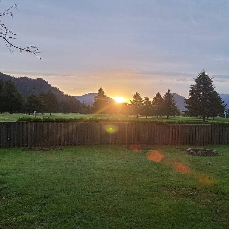 Foto 8 von 50: Dog Friendly Carson Home on Elk Ridge Golf Course